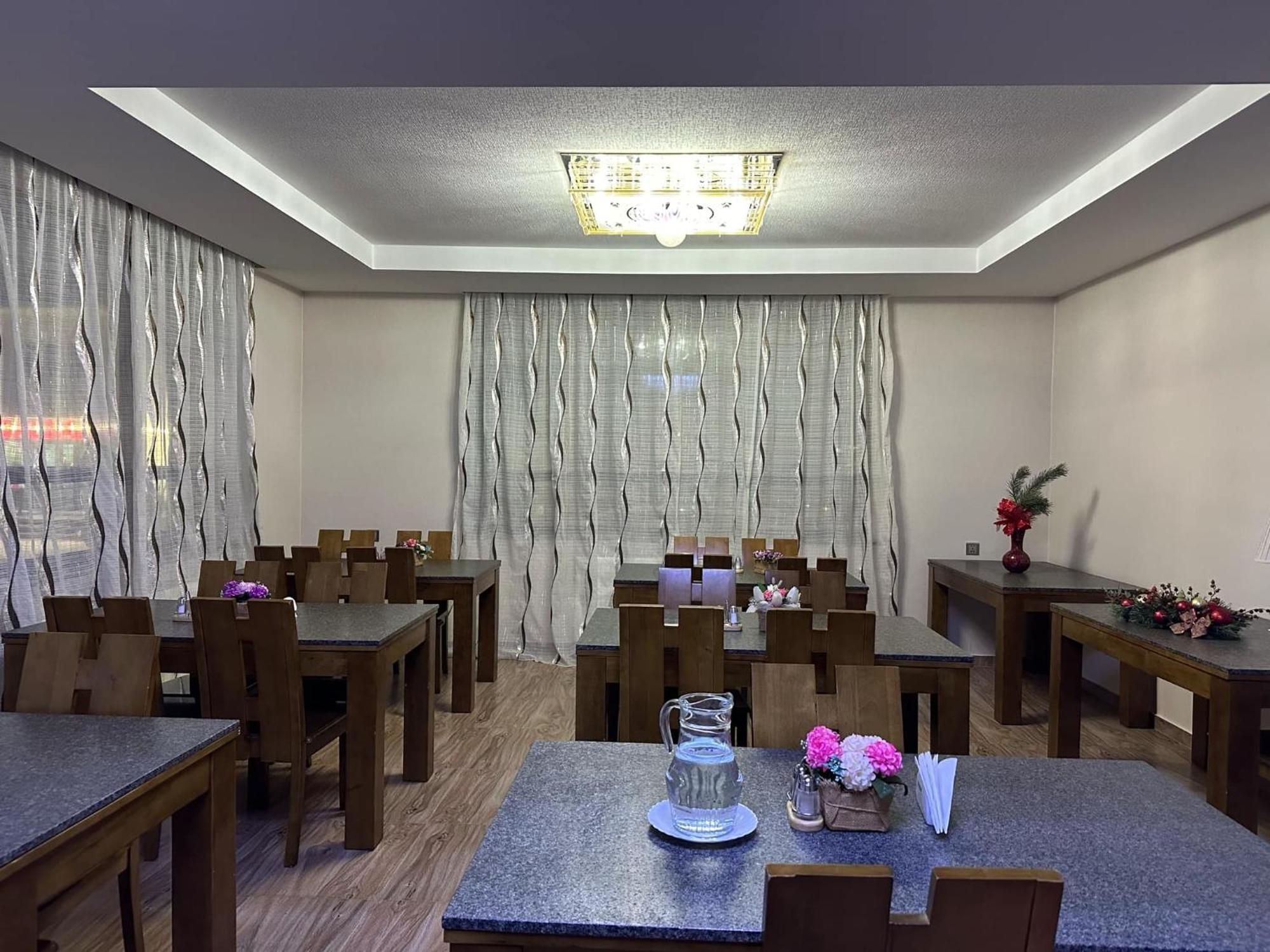 Hotel In 巴库里阿尼 外观 照片